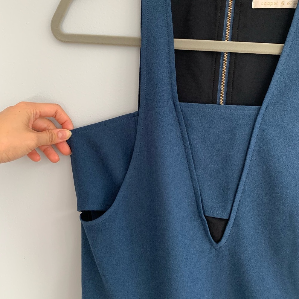 Sleeveless top with side & back cut outs - Picture 3 of 4